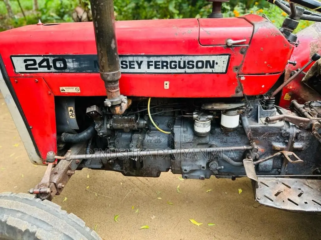 Massey-Ferguson 240 1980 Tractor (Used)
