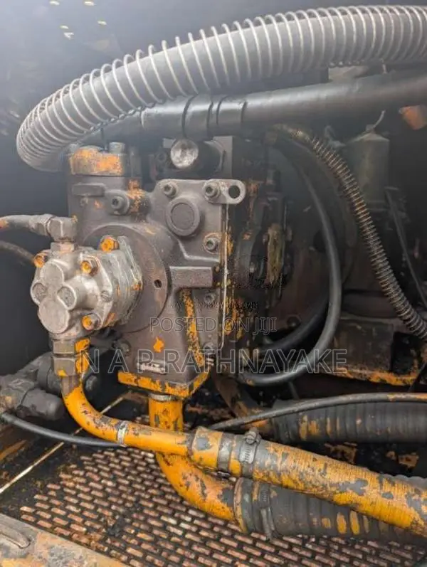 Kobelco Excavator 2000 Heavy-Duty (Used)