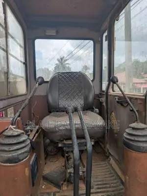 Kobelco Excavator 2000 Heavy-Duty (Used)