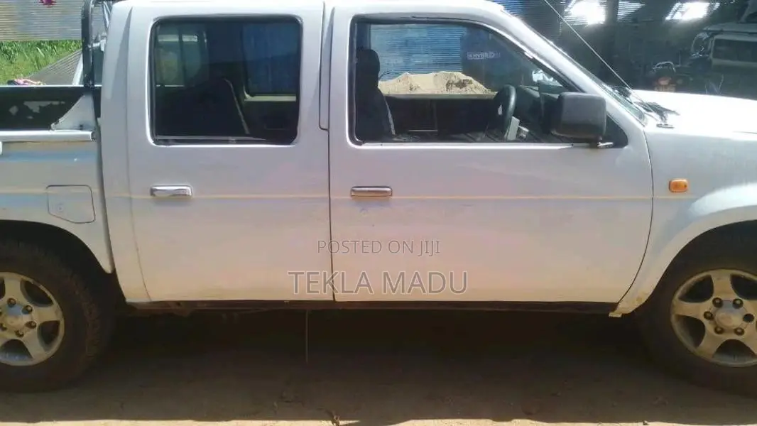 Nissan Nissan 1989 Crew Cab (Used)