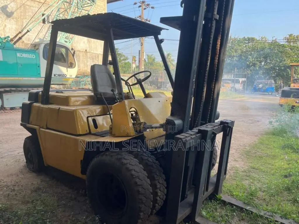 Komatsu FD 35 1996 Heavy-Duty (Used)