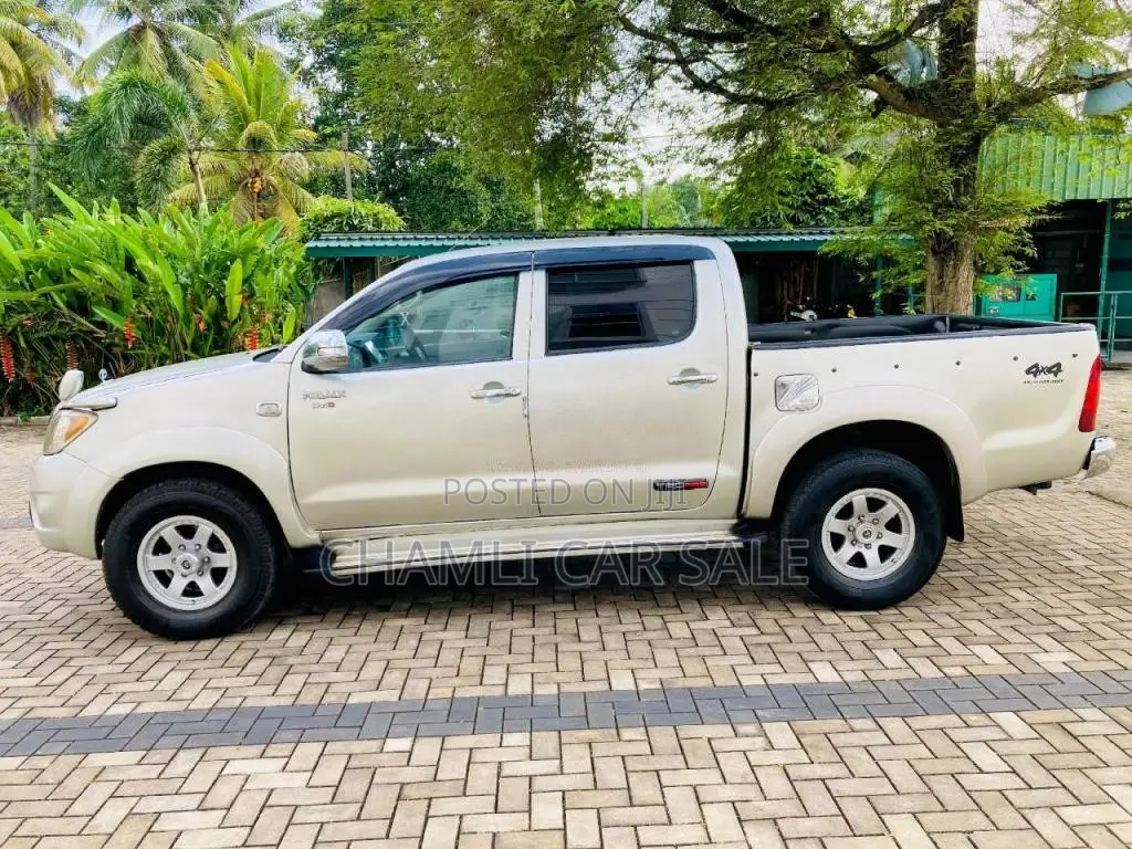 Toyota Hilux 2011 Pickup (Used)