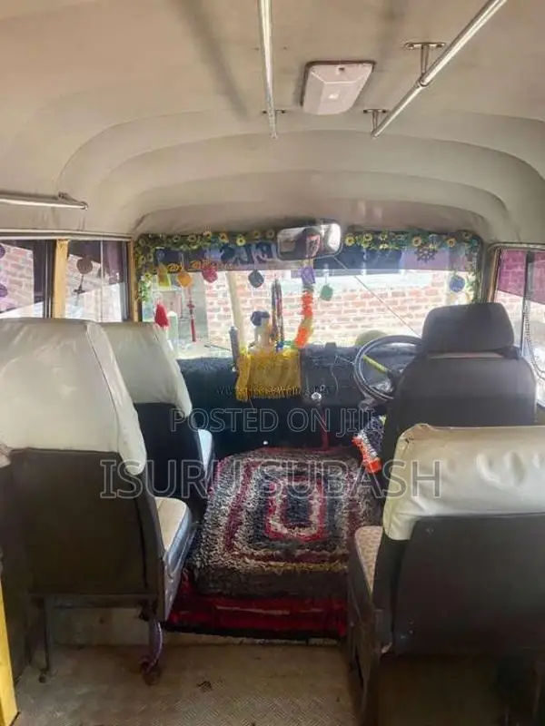 Isuzu Journey 1987 Bus (Used)