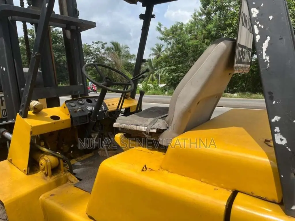 Komatsu FD 35 1996 Heavy-Duty (Used)