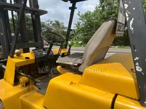 Komatsu FD 35 1996 Heavy-Duty (Used)