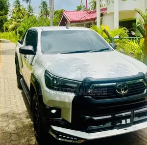 Toyota Hilux Rocco 2025 Pickup (Used)