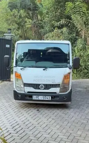 Nissan CrewCab 2008 Crew Cab (Used)