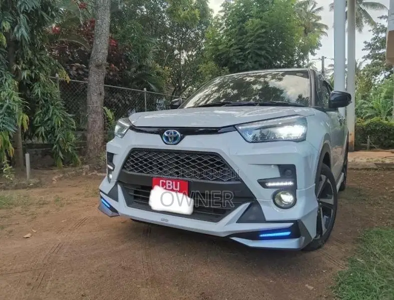 Toyota Raize Hybrid 2025 SUV (Used)