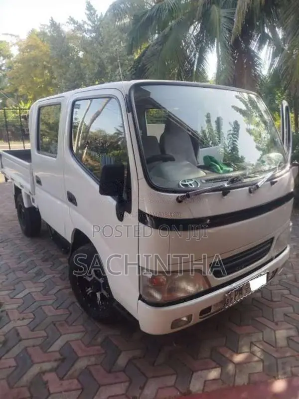 Toyota CrewCab 2000 Crew Cab (Used)