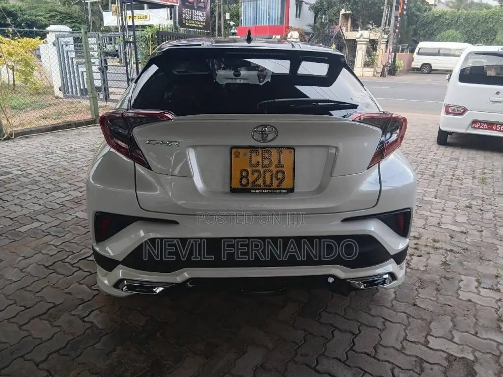 Toyota Chr 2018 SUV (Used)