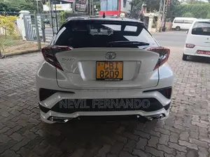 Toyota Chr 2018 SUV (Used)