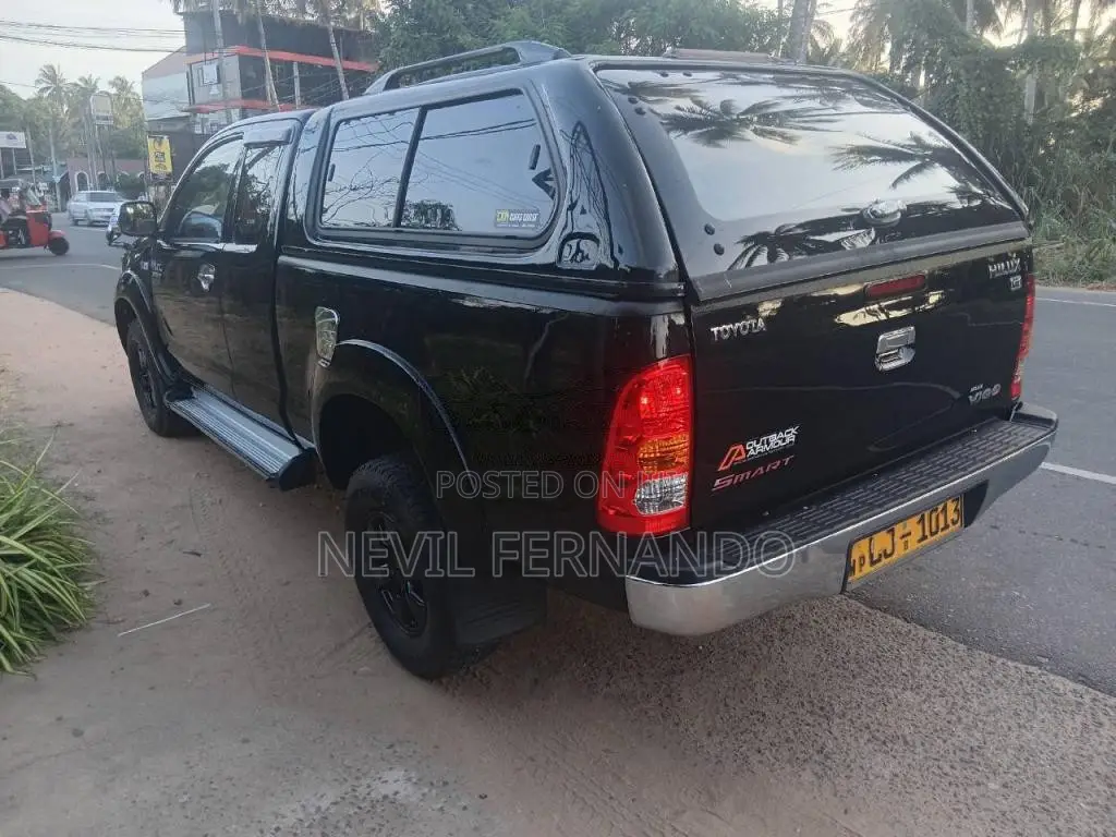 Toyota Hilux Vigo Smart 2009 SUV (Used)