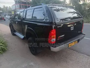 Toyota Hilux Vigo Smart 2009 SUV (Used)
