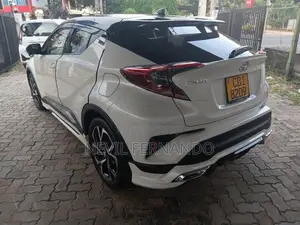 Toyota Chr 2018 SUV (Used)