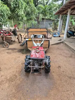 Kubota K700 2001 Tractor (Used)