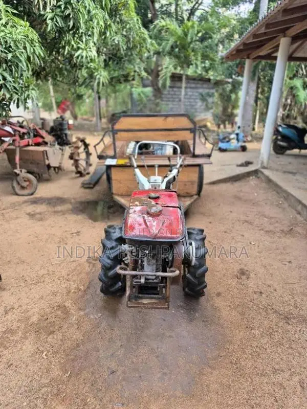 Kubota K700 2001 Tractor (Used)