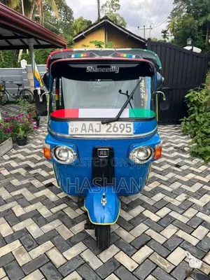 Bajaj 4 Stroke 2013 Three Wheel (Used)