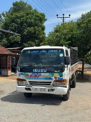 Isuzu Elf 2002 Lorry (Used)