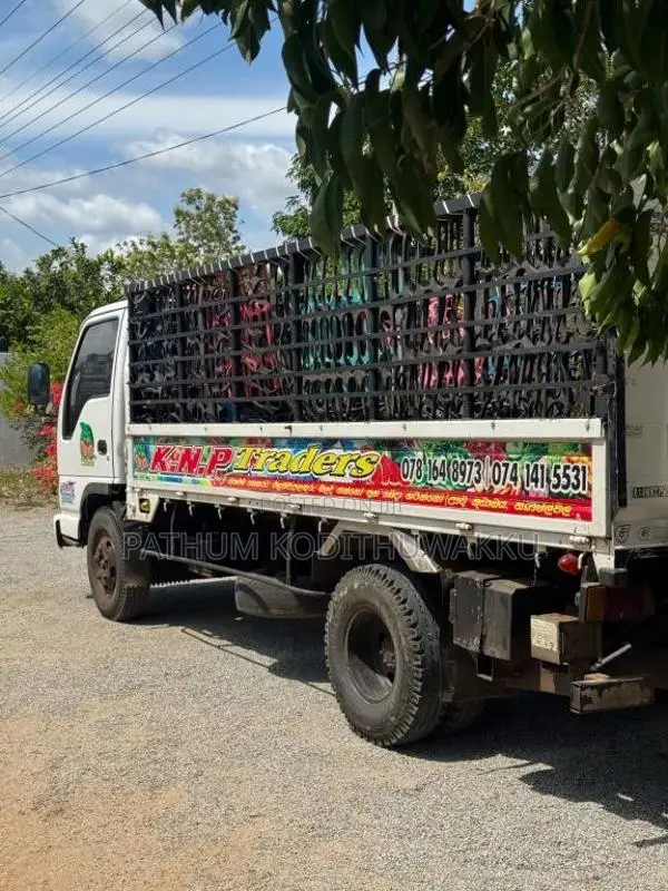 Isuzu Elf 2002 Lorry (Used)