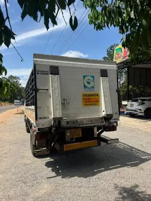 Isuzu Elf 2002 Lorry (Used)