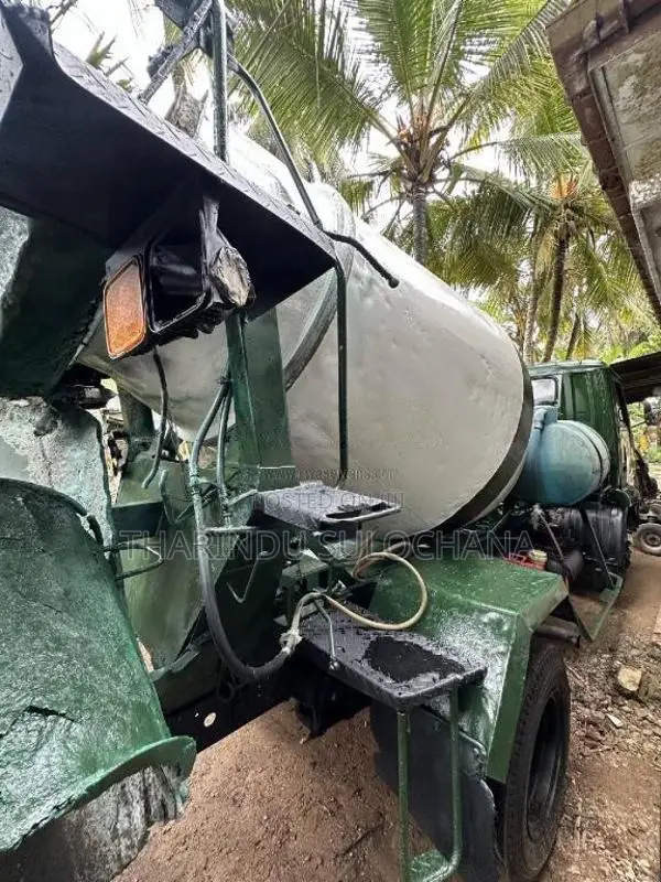 Mitsubishi Fuso Concrete Mixer 2006 Lorry (Used)