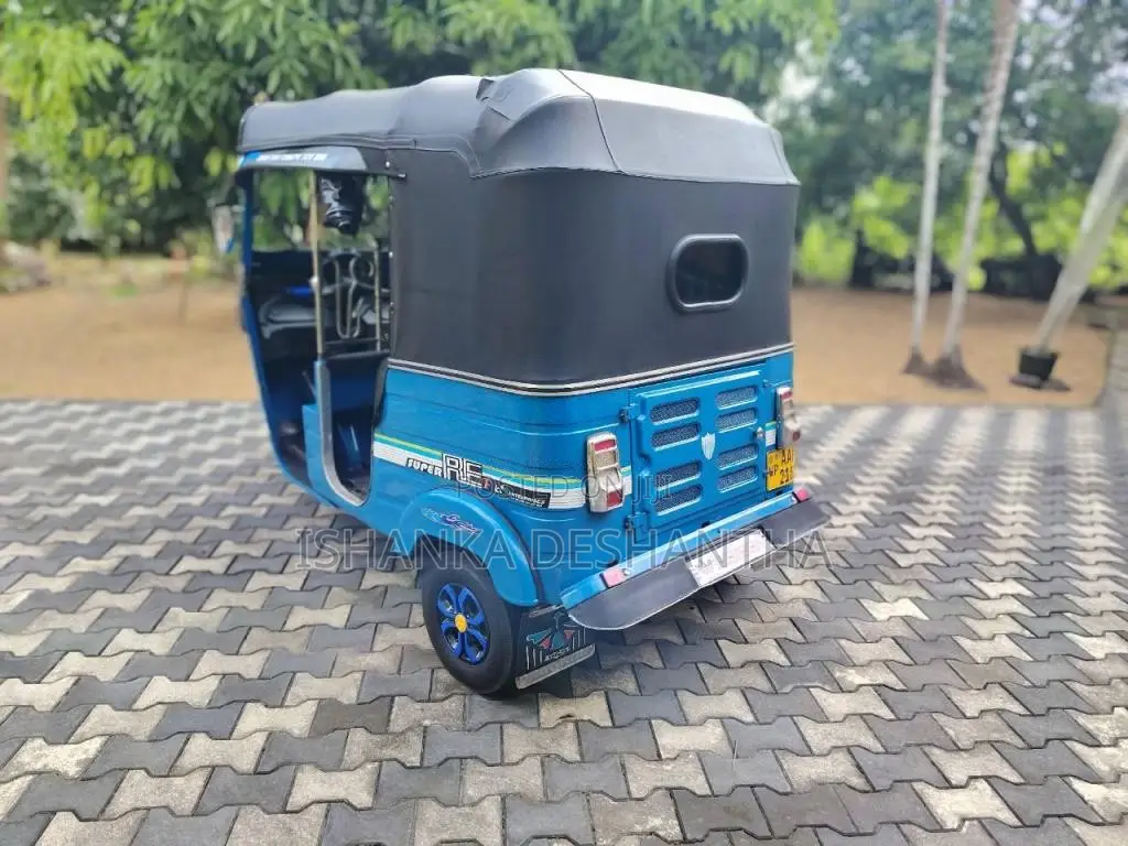Bajaj RE 2014 Three Wheel (Used)