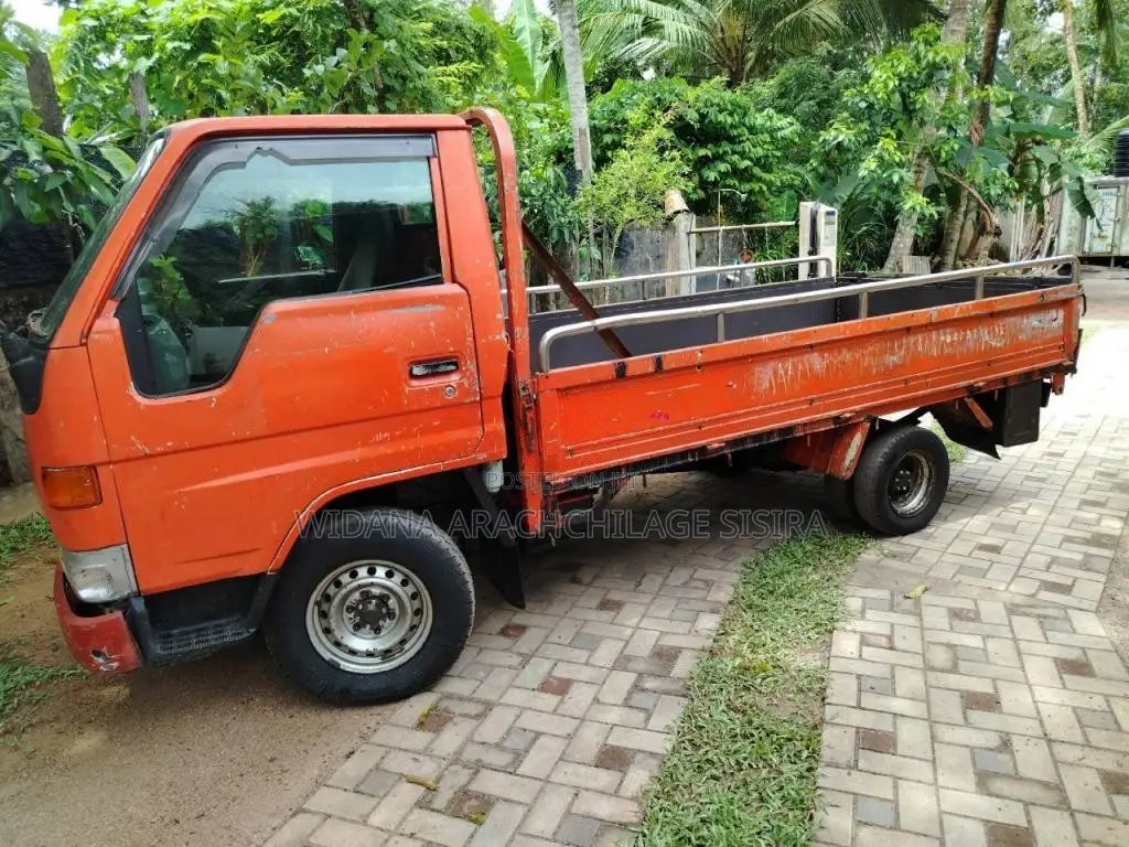 Toyota Dyna 2001 Lorry (Used)
