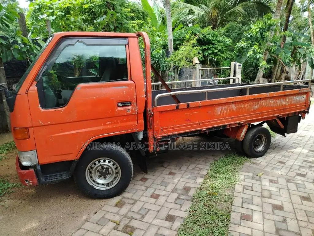 Toyota Dyna 2001 Lorry (Used)