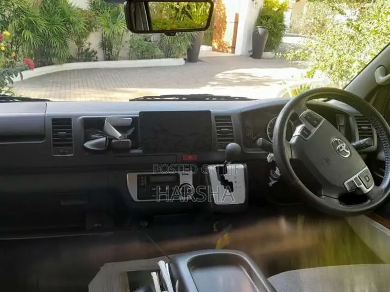Toyota HIACE 2024 Van (Used)
