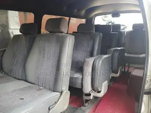 Nissan E24 Caravan 1990 Van (Used)