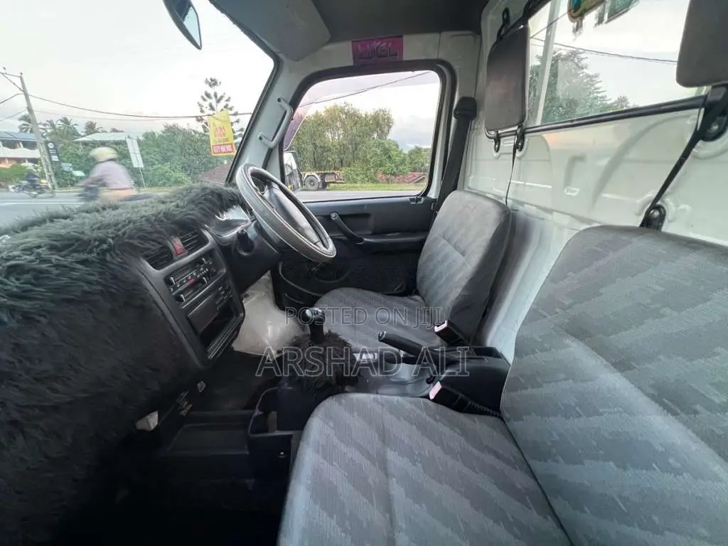 Suzuki Carry Every 2010 Lorry (Used)