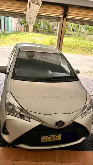 Toyota Vitz 2018 Car (Used)