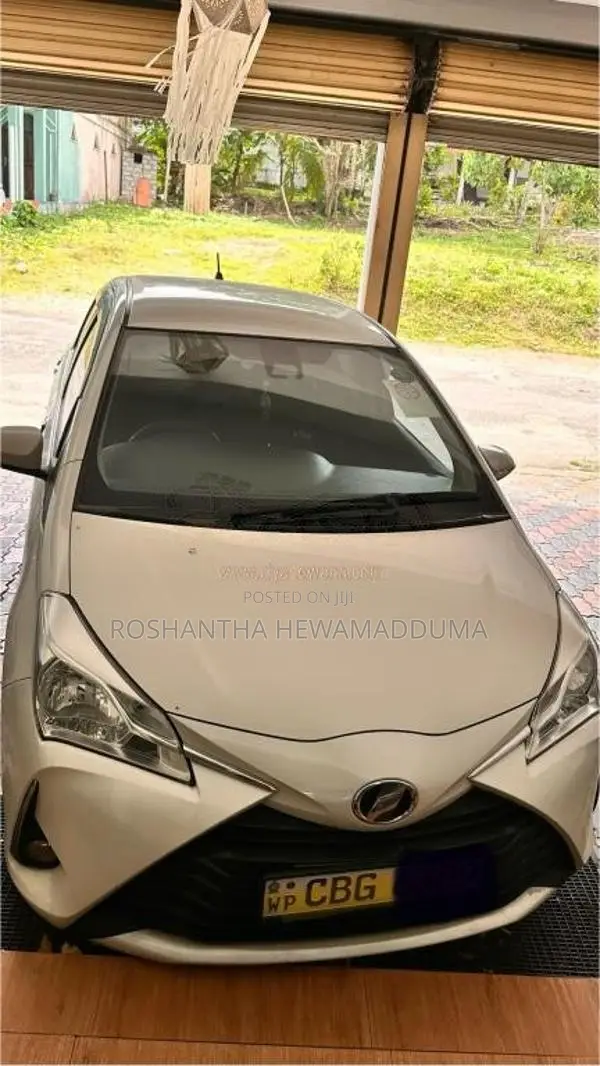 Toyota Vitz 2018 Car (Used)