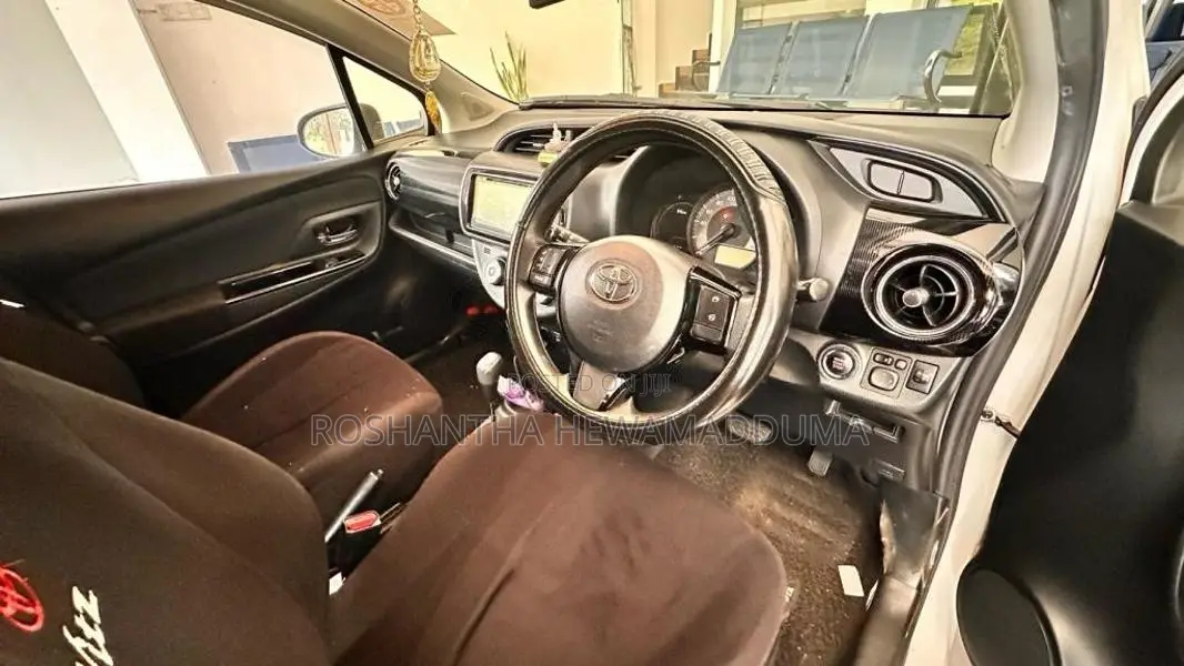 Toyota Vitz 2018 Car (Used)