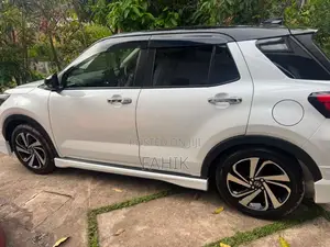 Toyota Raize 2025 SUV (Used)
