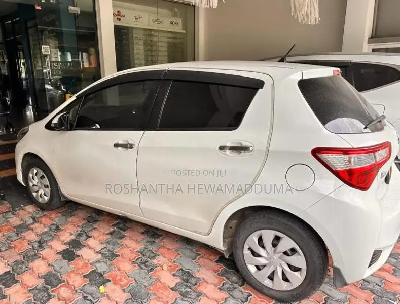 Toyota Vitz 2018 Car (Used)