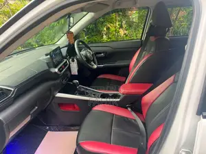 Toyota Raize 2025 SUV (Used)