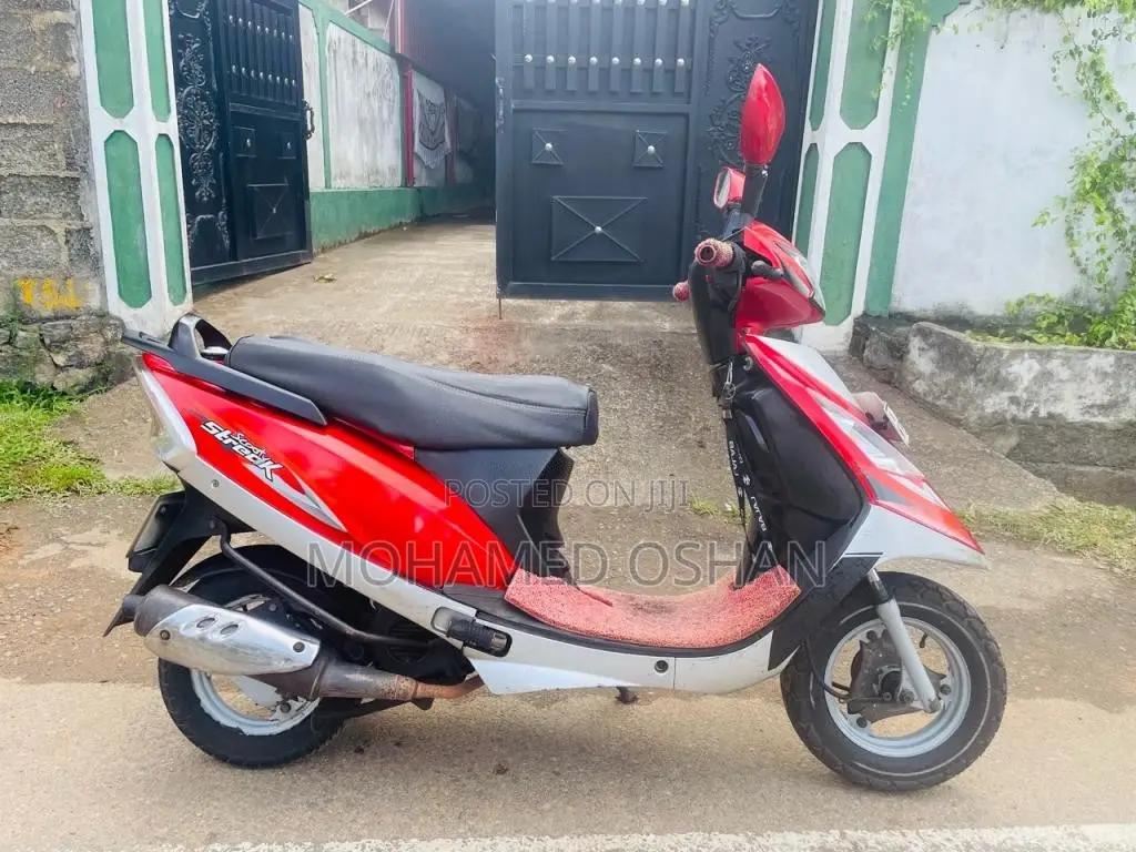 TVS Scooty Streak 2011 Motorbike (Used)