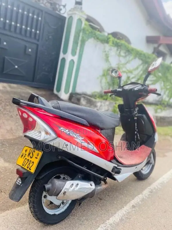 TVS Scooty Streak 2011 Motorbike (Used)