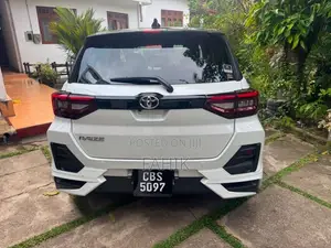 Toyota Raize 2025 SUV (Used)