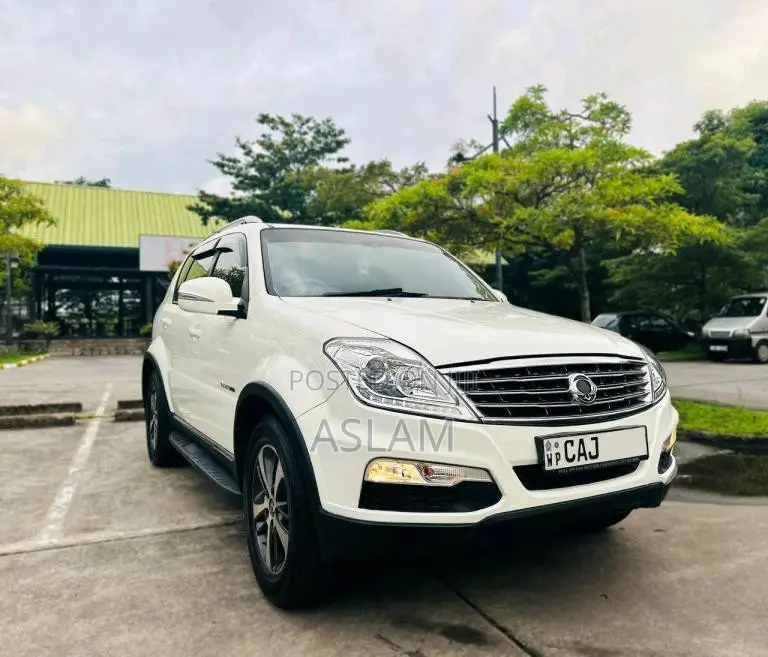 Micro Rexton 2015 SUV (Used)