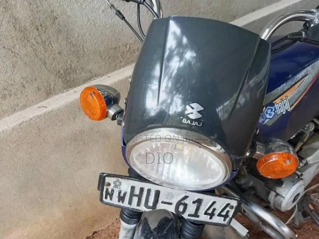 Bajaj Boxer 2005 Motorbike (Used)