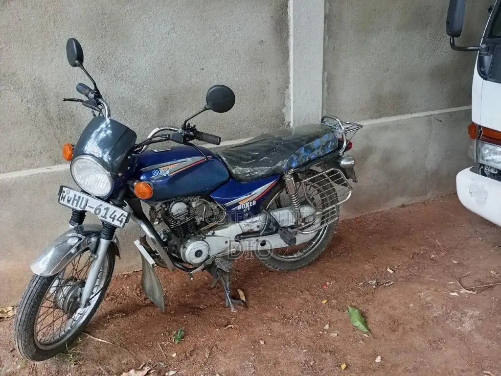 Bajaj Boxer 2005 Motorbike (Used)