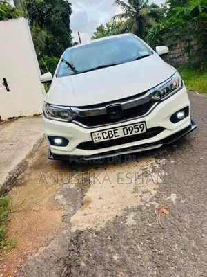 Honda Grace EX 2018 Car (Used)