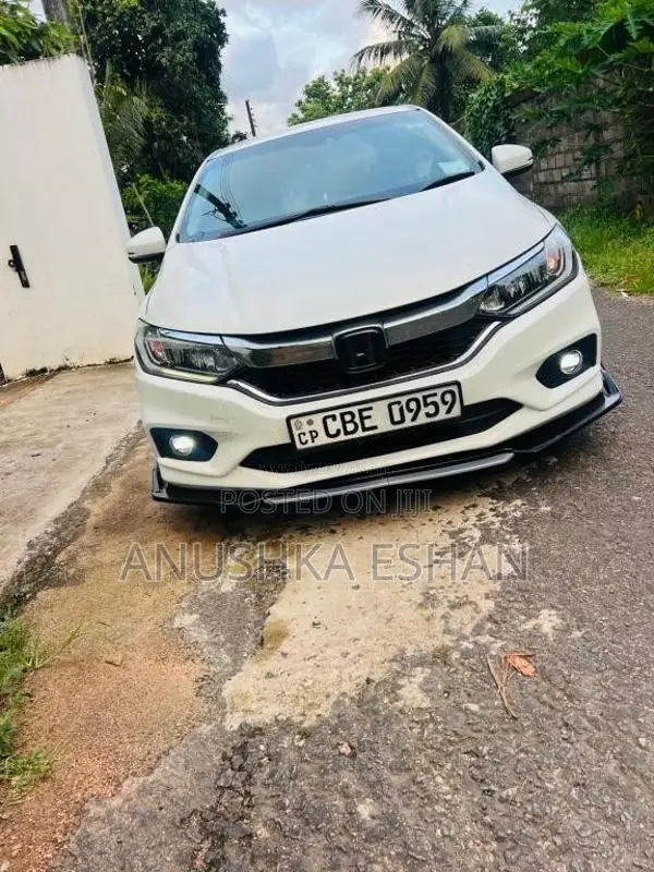 Honda Grace EX 2018 Car (Used)