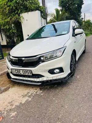 Honda Grace EX 2018 Car (Used)