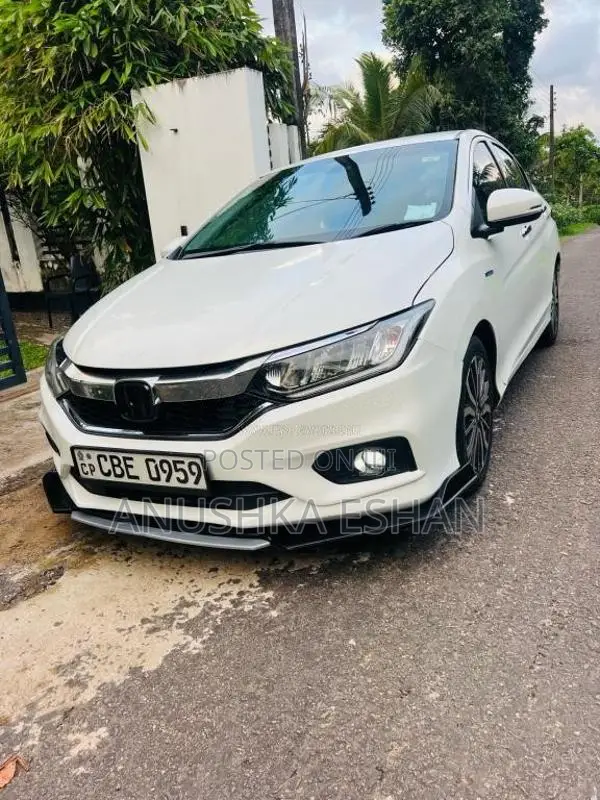 Honda Grace EX 2018 Car (Used)
