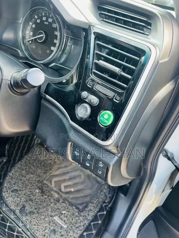 Honda Grace EX 2018 Car (Used)