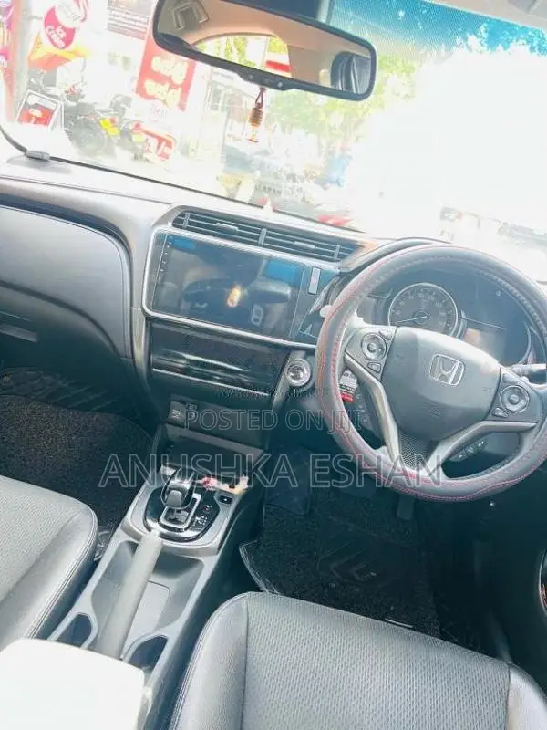 Honda Grace EX 2018 Car (Used)