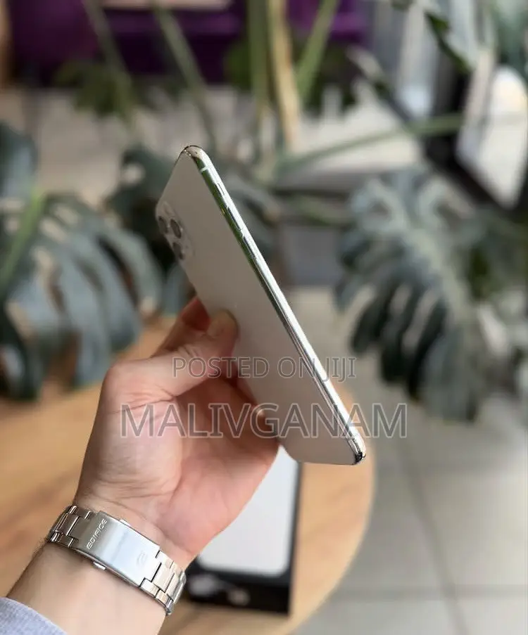 New Apple iPhone 11 Pro Max 256 GB White